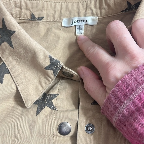 Jodifl sz small shacket khaki/black slightly oversized lightweight(snap) - Picture 3 of 9